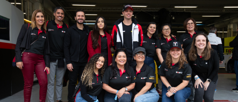 Pedro Aguiar e Marçal Muller ganham os troféus Mobil™ de pole-position na Porsche Carrera Cup em Interlagos Pedro Aguiar e Marçal Muller ganham os troféus Mobil™ de pole-position na Porsche Carrera Cup em Interlagos